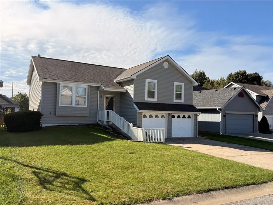905 Village Street, Leavenworth, KS 66048 - #3