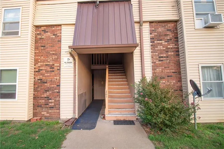 205 Grant Street, Coffeyville, KS 67337 - #3