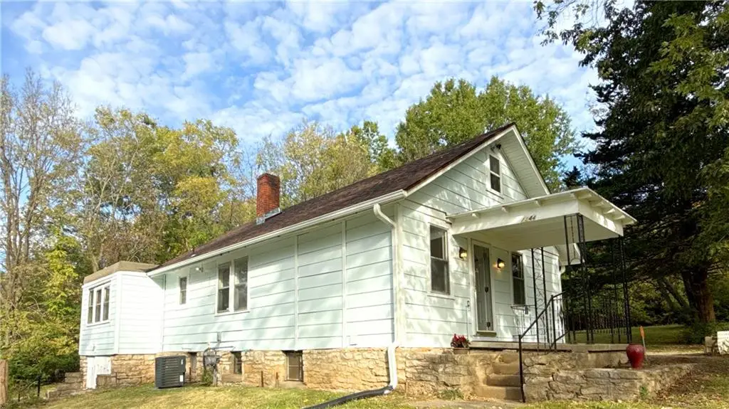 7344 Monroe Avenue, Kansas City, MO 64132 - #1