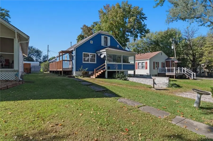 1504 9th Avenue, Leavenworth, KS 66048 - #3