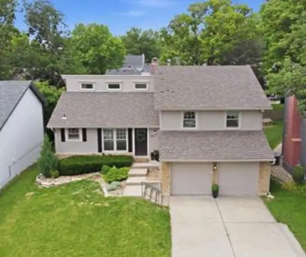 604 NE Burning Tree Street, Lee's Summit, MO 64064