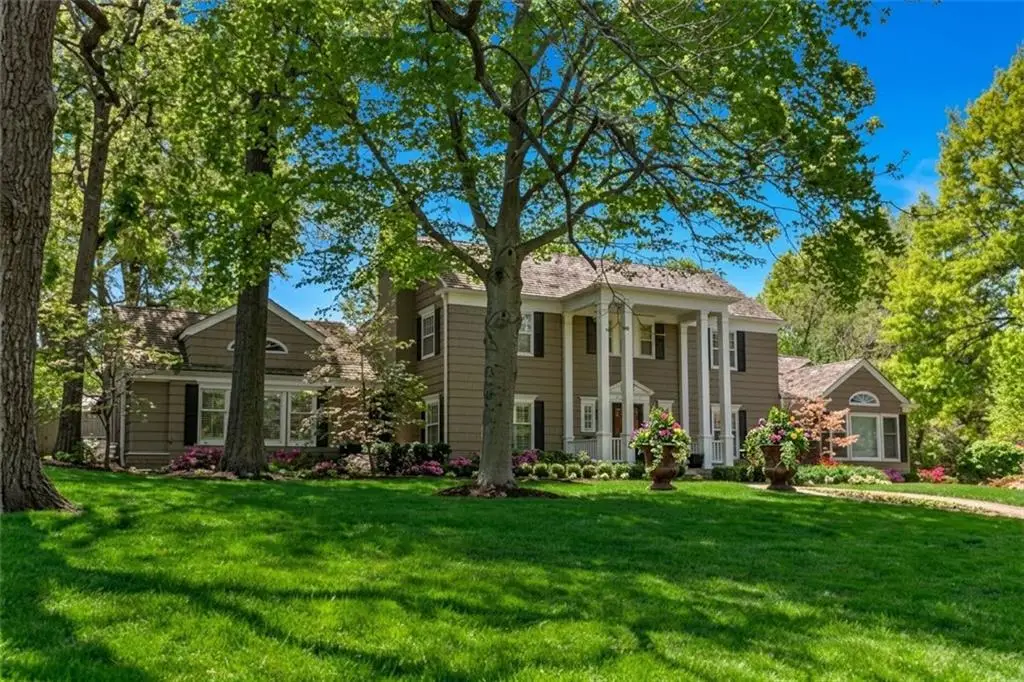 639 W 55 Street, Kansas City, MO 64113 - #1
