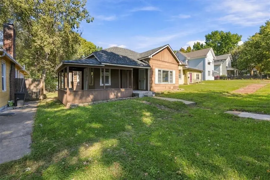 316 Vine Street, Leavenworth, KS 66048 - #2