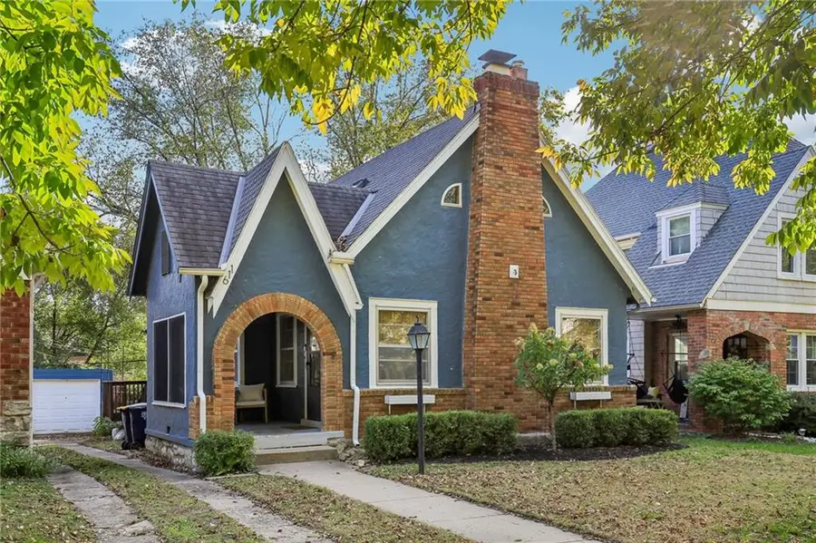 611 E 62nd Street, Kansas City, MO 64110 - #2