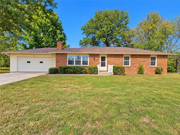 1003 E Patricia Street, El Dorado Springs, MO 64744