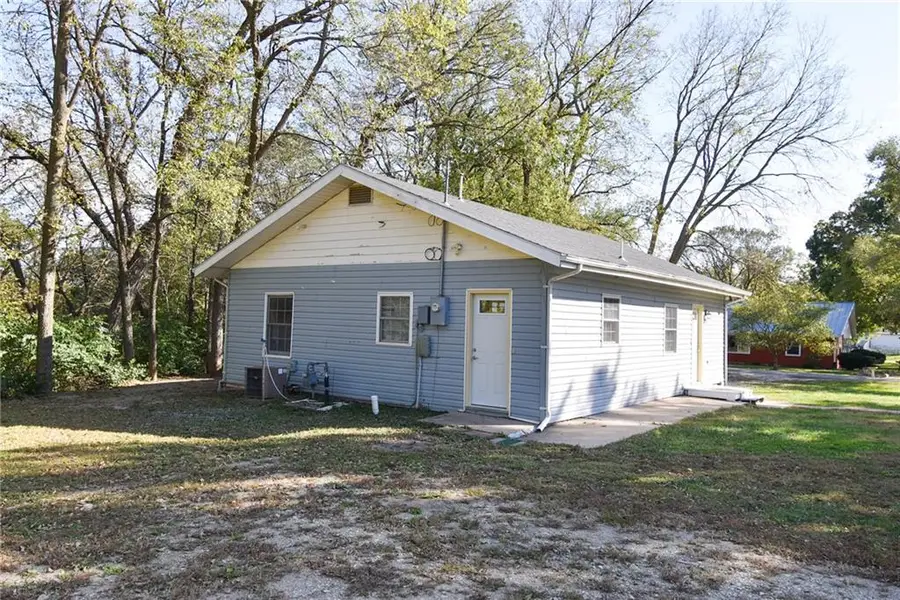 202 N 6th Street, Westmoreland, KS 66549 - #2