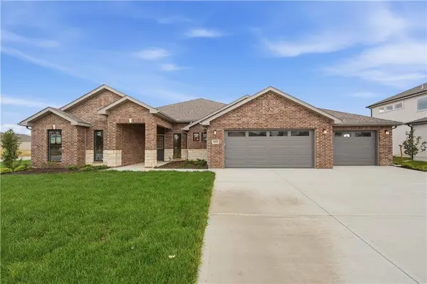 18525 W 195th Street, Spring Hill, KS 66083