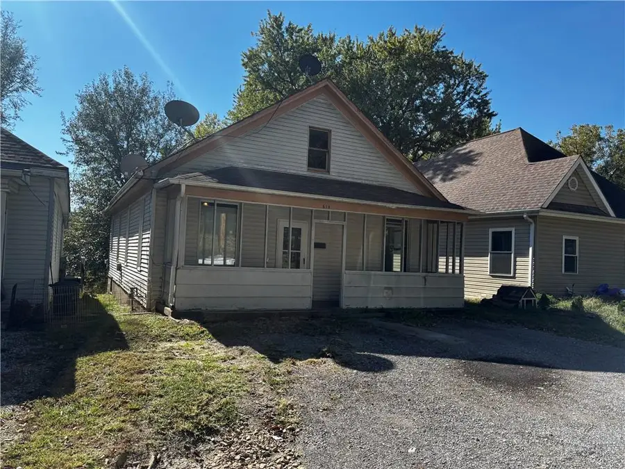 614 Hardin Street, Saint Joseph, MO 64505 - #2