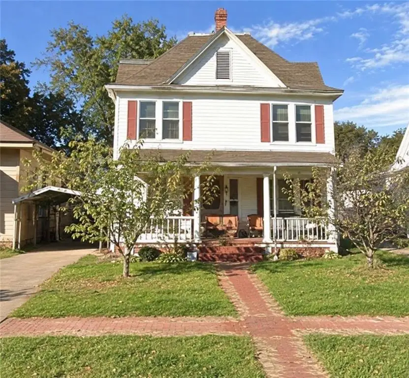 604 W 6th Street, Coffeyville, KS 67337 - #1