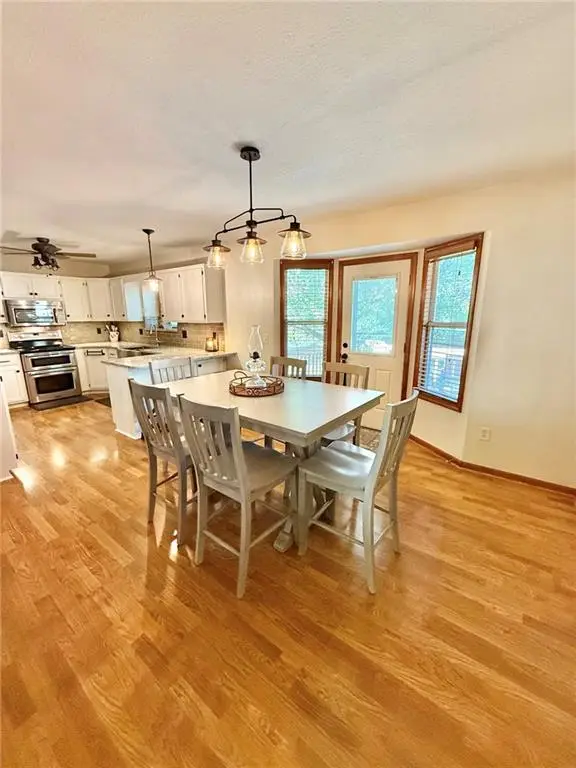 2130 Sunset Circle, Pleasant Hill, MO 64080 - #2