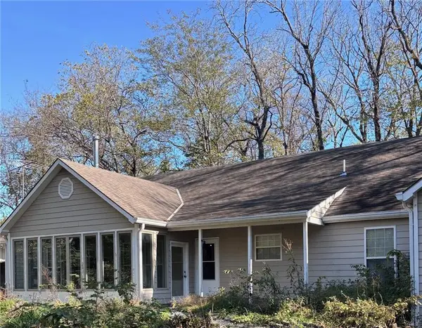 910 E 267 Street, Cleveland, MO 64734