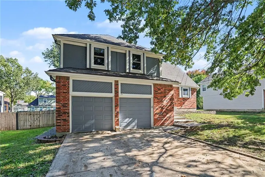 2204 S Apache Street, Olathe, KS 66062 - #3