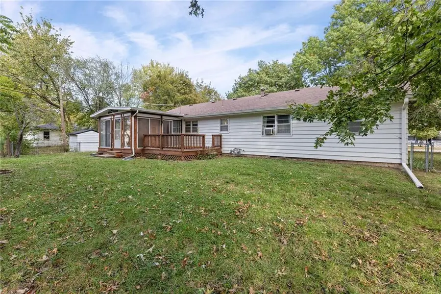 1518 S Maple Street, Ottawa, KS 66067 - #3