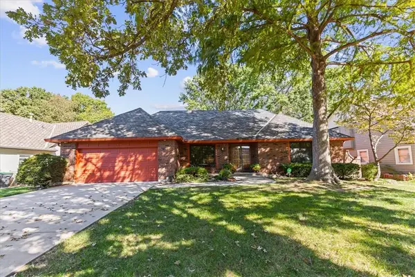204 NW Cypress Street, Lee's Summit, MO 64064