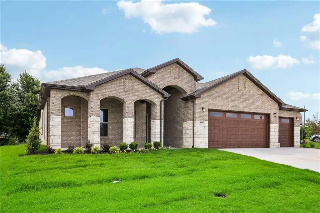 18510 W 195th Street, Spring Hill, KS 66083 - #1