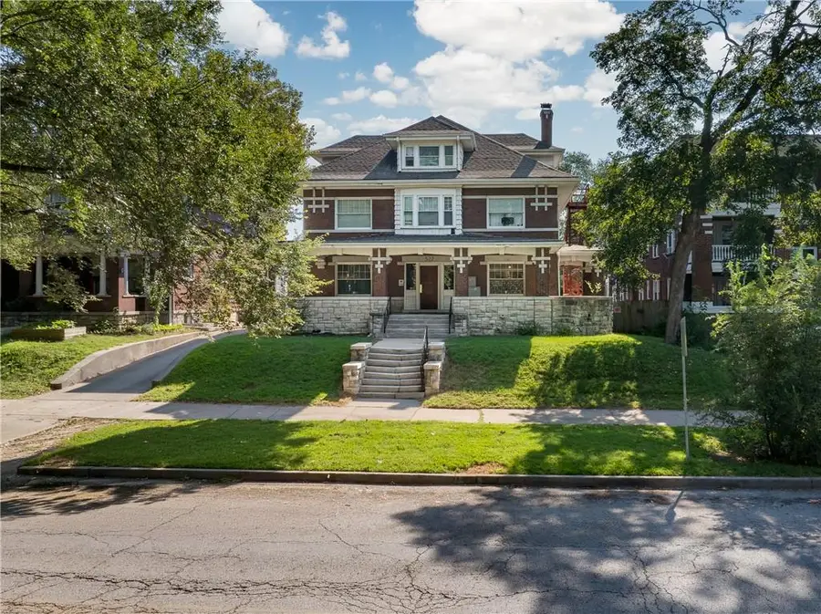 527 Gladstone Boulevard, Kansas City, MO 64124 - #2