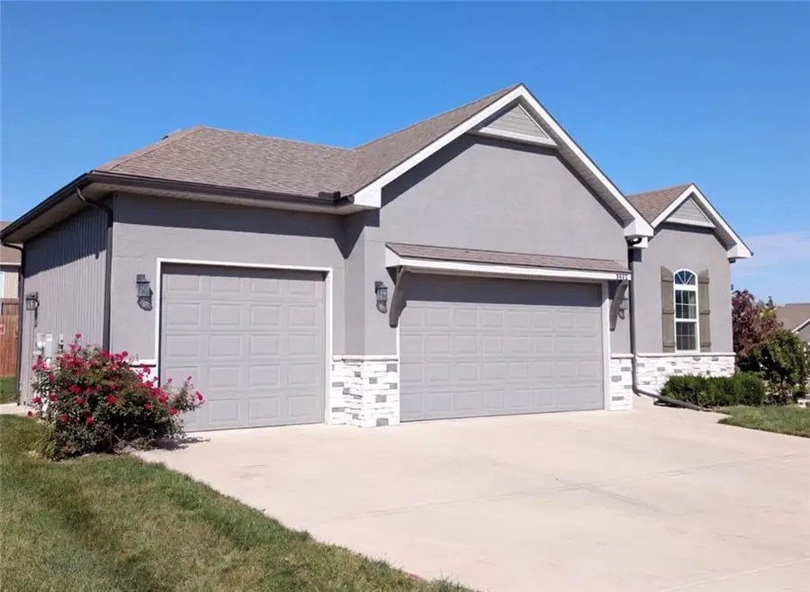 9602 N Lenox Avenue, Kansas City, MO 64154 - #2