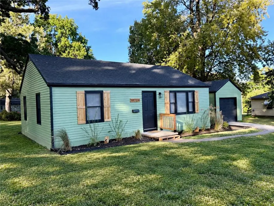 10704 E 34th Street S, Independence, MO 64052 - #2