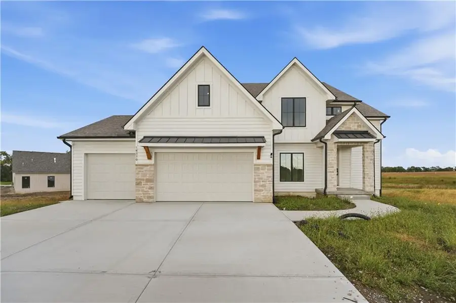 18370 W 195th Street, Spring Hill, KS 66083 - #2