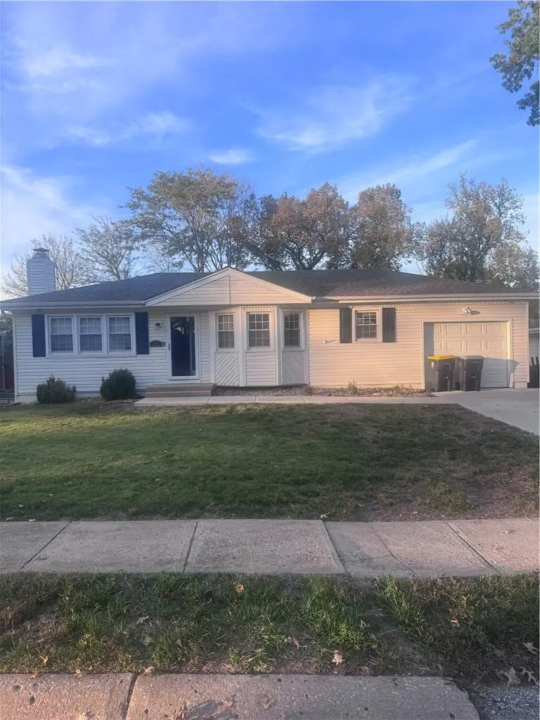126 E 132nd Terrace, Kansas City, MO 64145 - #1