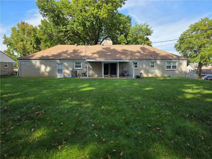 601 W 96th Street, Kansas City, MO 64114 - #3