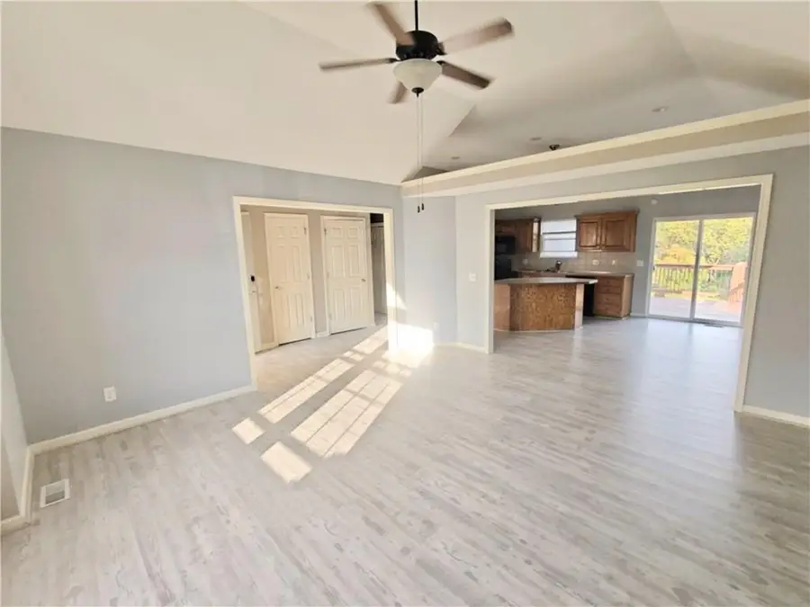 212 W Rachel Court, Independence, MO 64055 - #2