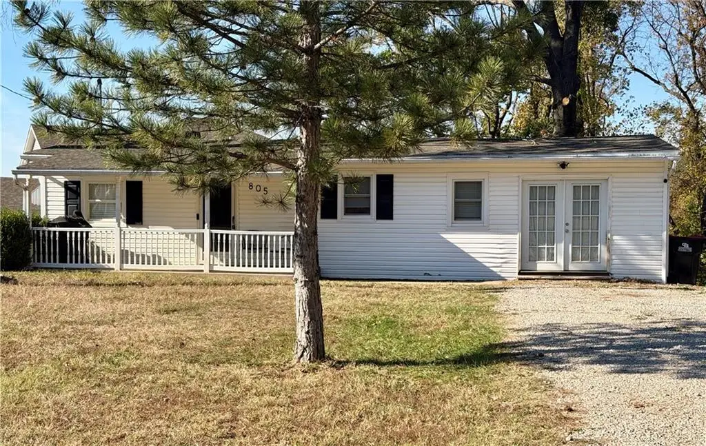 805 W Gay Street, Warrensburg, MO 64093 - #1
