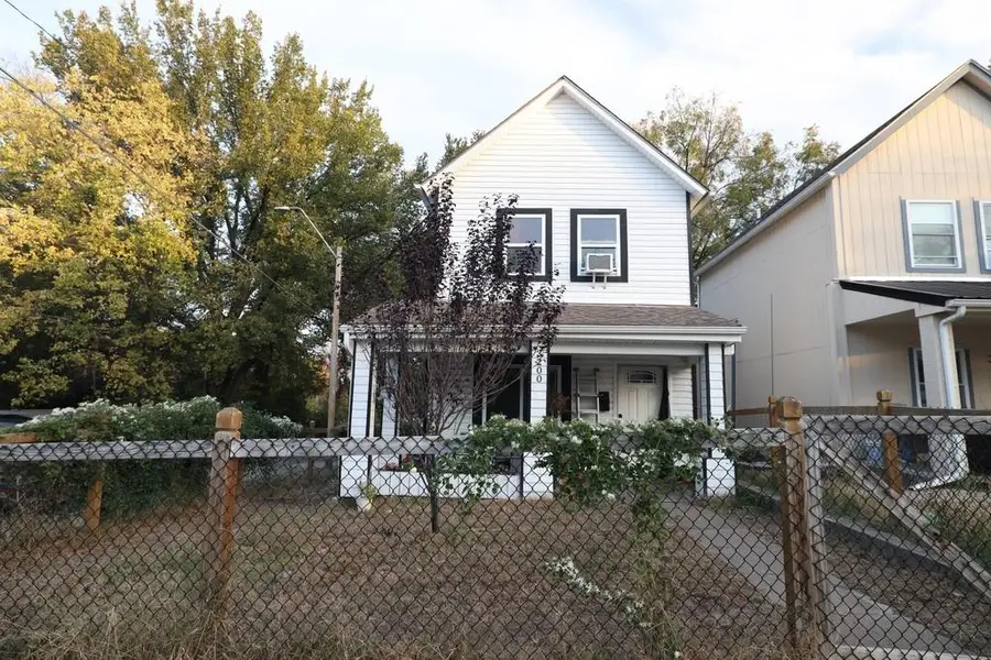 3200 E 20th Street, Kansas City, MO 64127 - #2