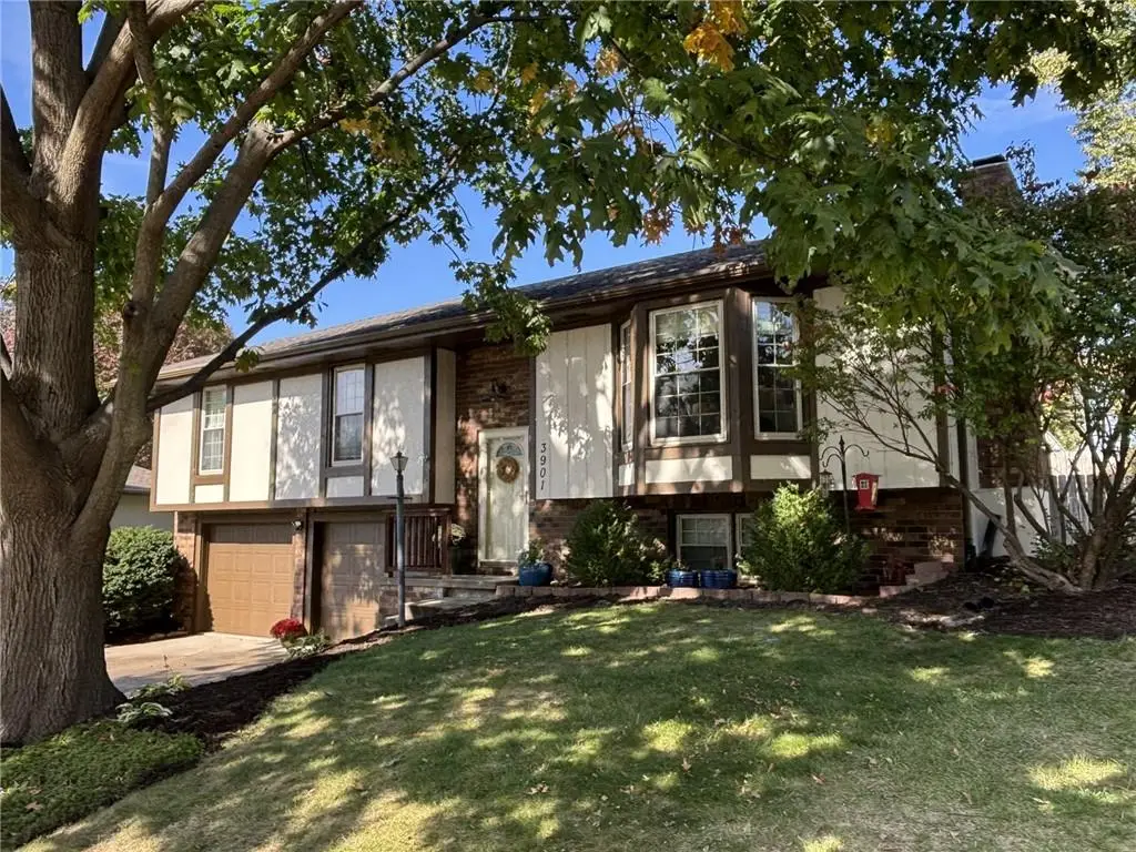 3901 W Haverill Drive, Saint Joseph, MO 64506 - #1