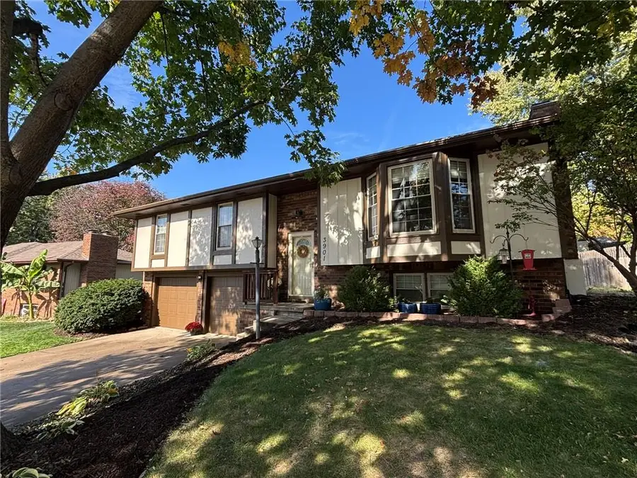 3901 W Haverill Drive, Saint Joseph, MO 64506 - #2