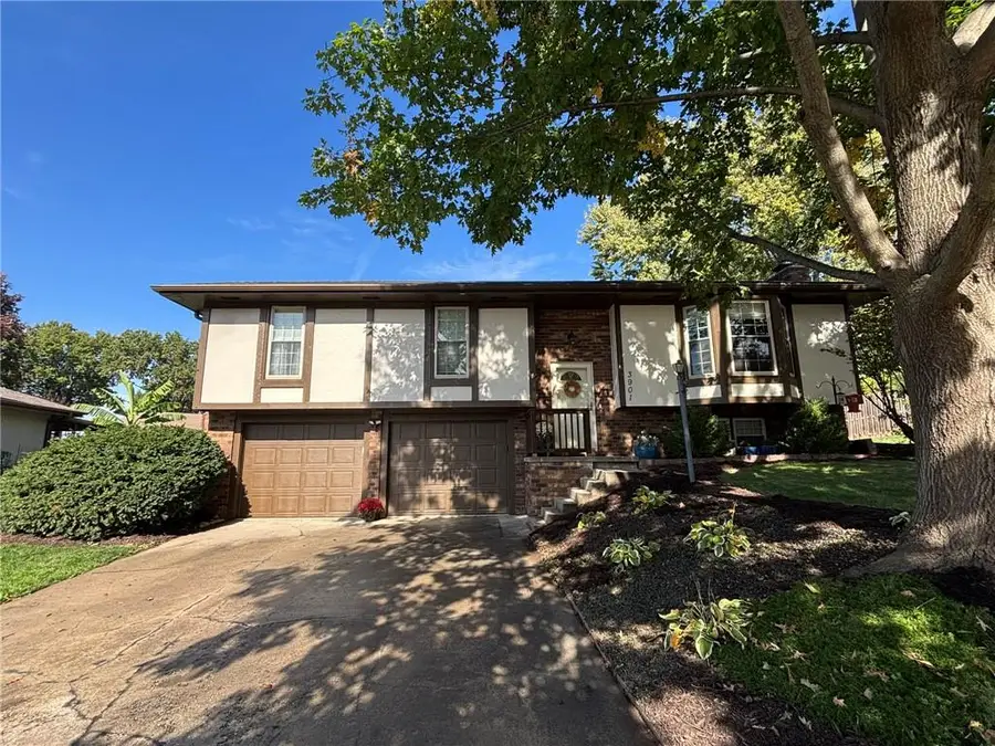 3901 W Haverill Drive, Saint Joseph, MO 64506 - #3