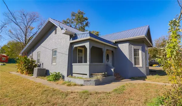 610 S Vine Street, Holden, MO 64040