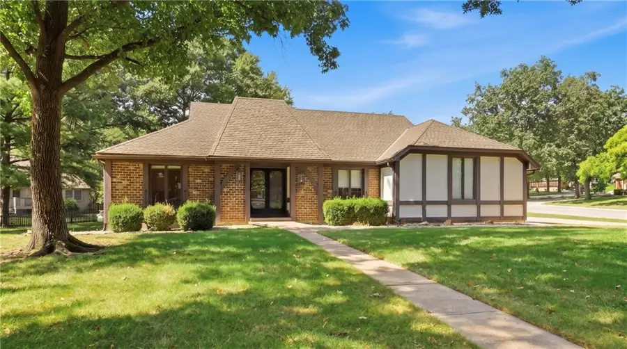 12820 Sagamore Road, Leawood, KS 66209 - #2