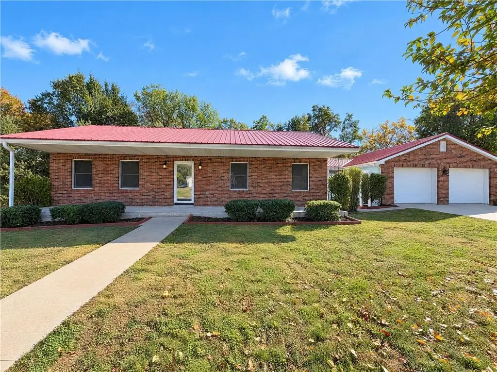 4 Sunset Drive, Lexington, MO 64067 - #1