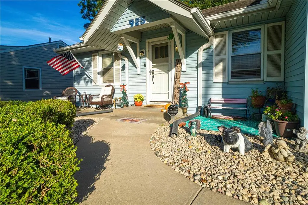 925 S 38th Street, Saint Joseph, MO 64507 - #1