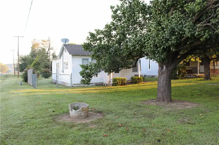 1328 W Martin Street, Coffeyville, KS 67337 - #2