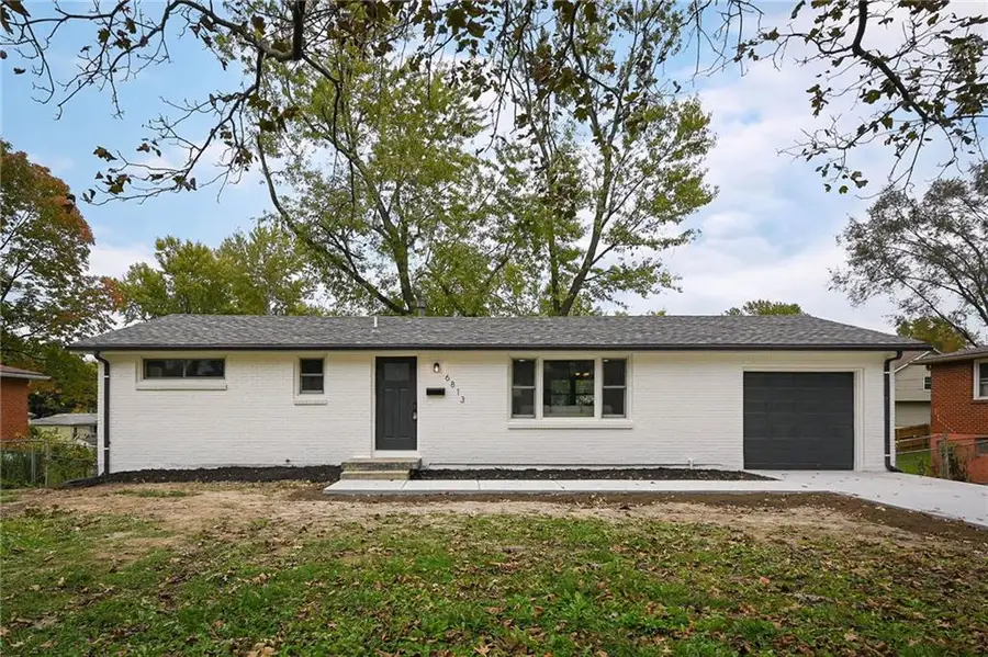 6813 N Tracy Avenue, Gladstone, MO 64118 - #3