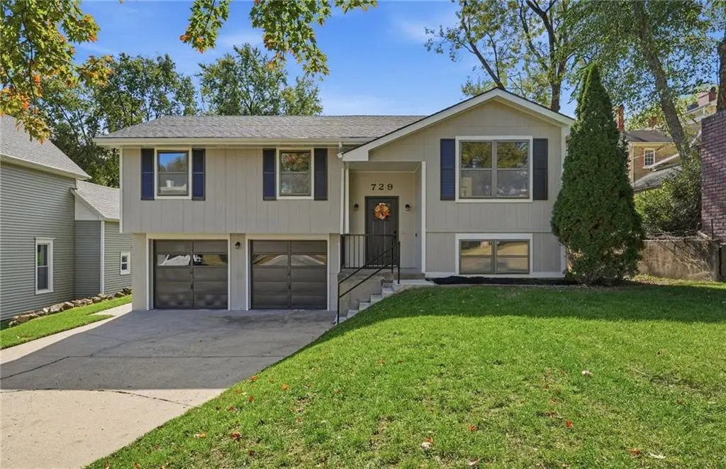 729 Oak Street, Leavenworth, KS 66048 - #1