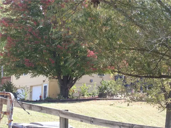 17625 S Sloan Cemetery Road, Pleasant Hill, MO 64080