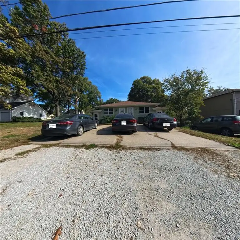 905 Madison Street, Leavenworth, KS 66048 - #1