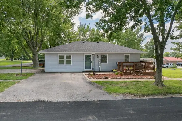 108 E Walnut Street, Hamilton, MO 64644