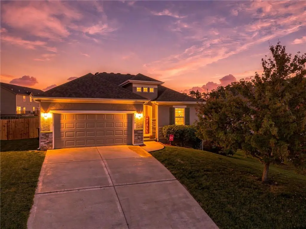 3809 NW Old Stagecoach Road, Kansas City, MO 64154 - #1