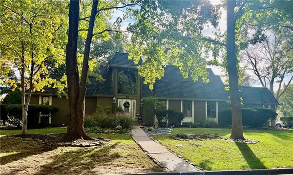 12717 High Drive, Leawood, KS 66209