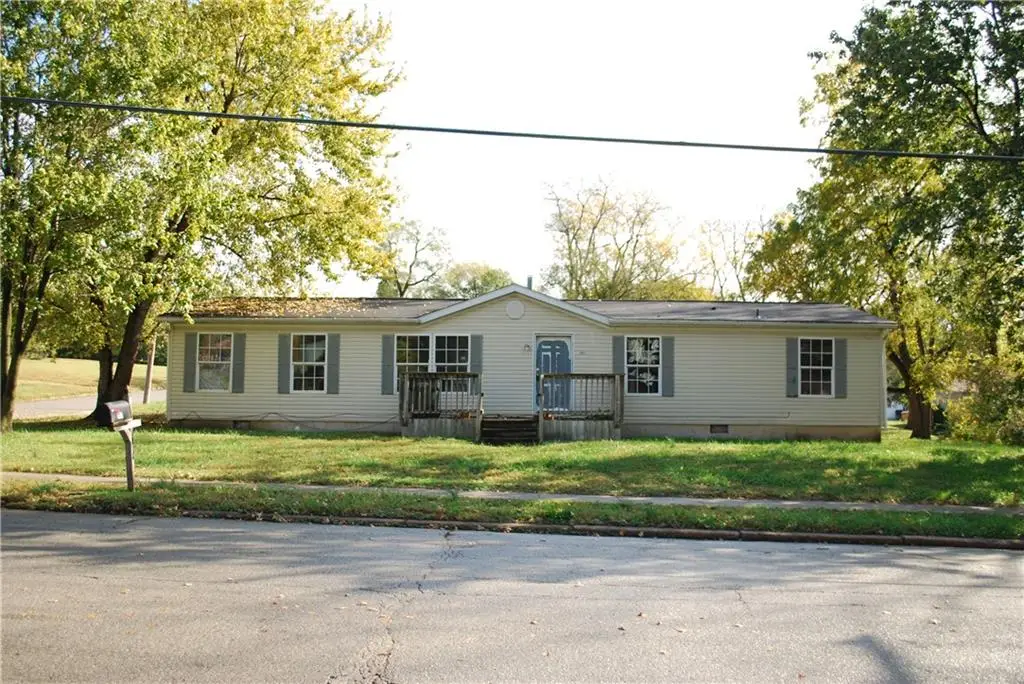 1801 5th Avenue, Leavenworth, KS 66048 - #1