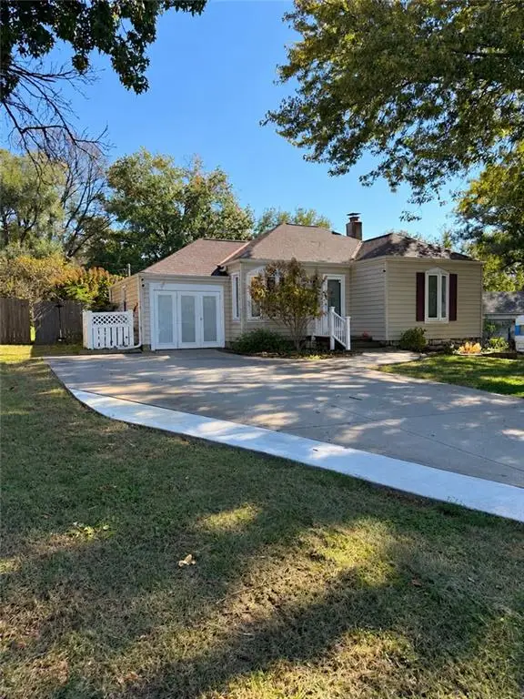 7005 Hawthorne Avenue, Raytown, MO 64133