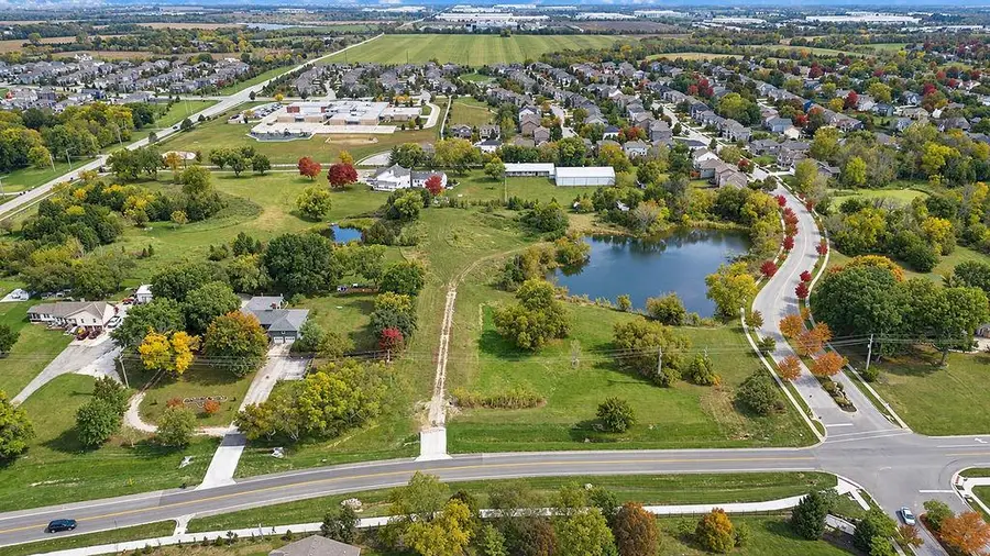 16572 S Ridgeview Road, Olathe, KS 66062 - #2