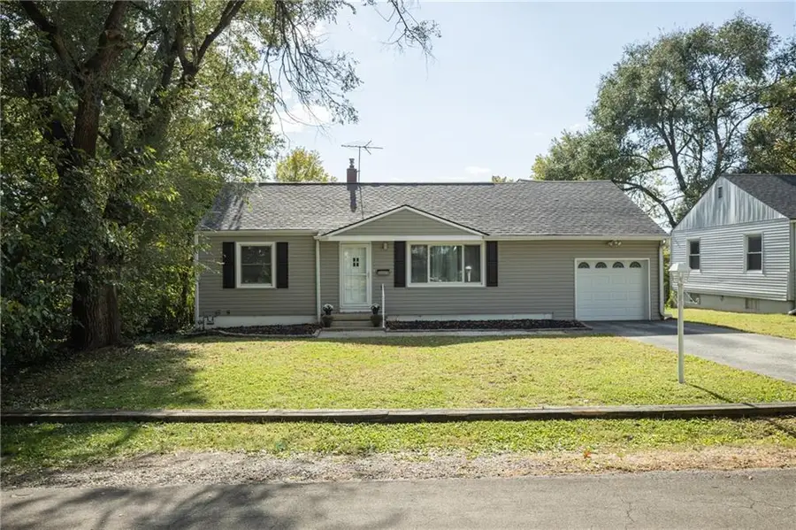 10001 E 34th Street, Independence, MO 64052 - #2