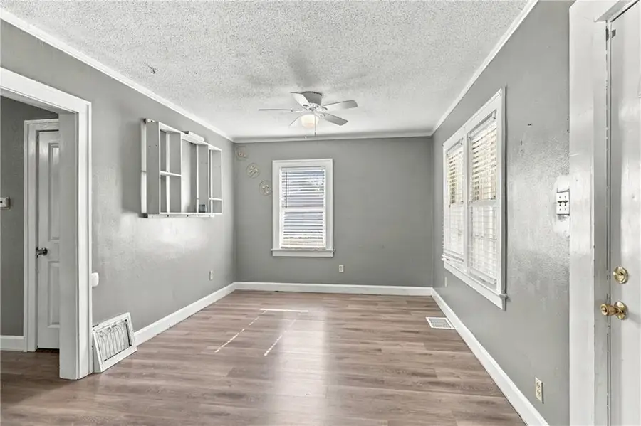 543 S Hardy Avenue, Independence, MO 64053 - #3