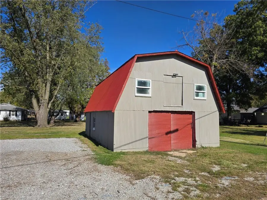 300 N Main Street N, Green Ridge, MO 65332 - #2