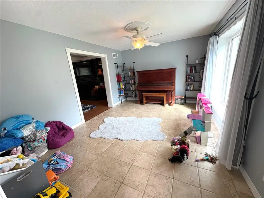 4909 Woodfield Drive, Saint Joseph, MO 64506 - #3